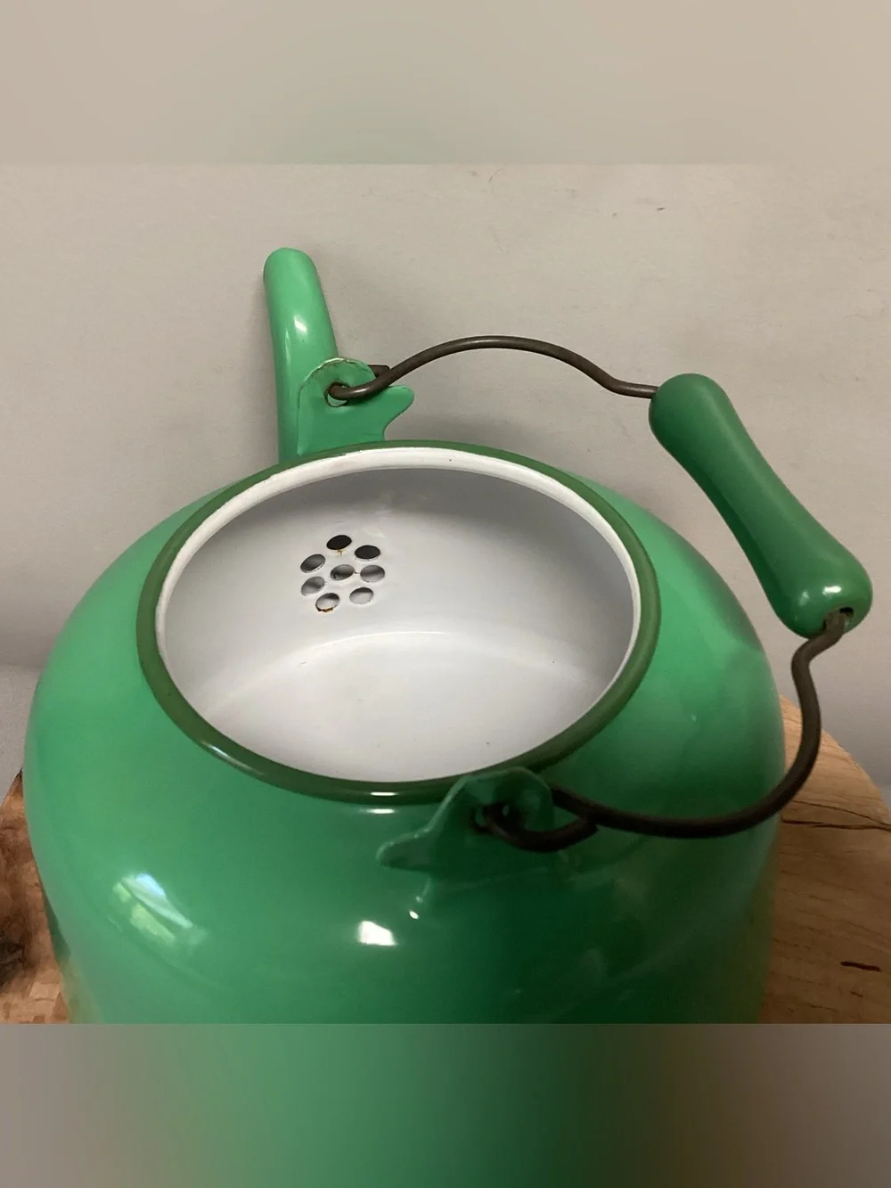 🟢 Vintage - Beautiful Mint Green Tea Kettle - Wood Handle - Heavy Craftsmanship